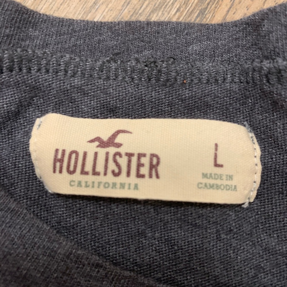Hollister Tee - Picture 3 of 3